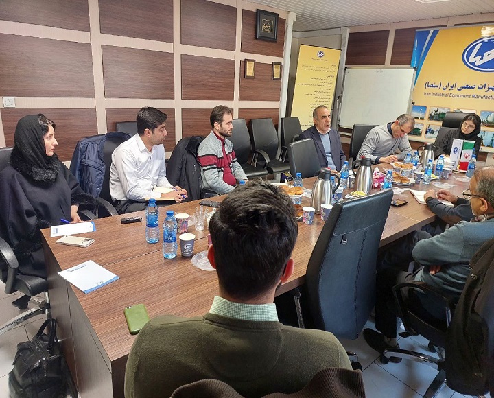 A conference to familiarize companies with the laws related to difficult and harmful jobs and to pre A conference to familiarize companies with the laws related to difficult and harmful jobs and to pre